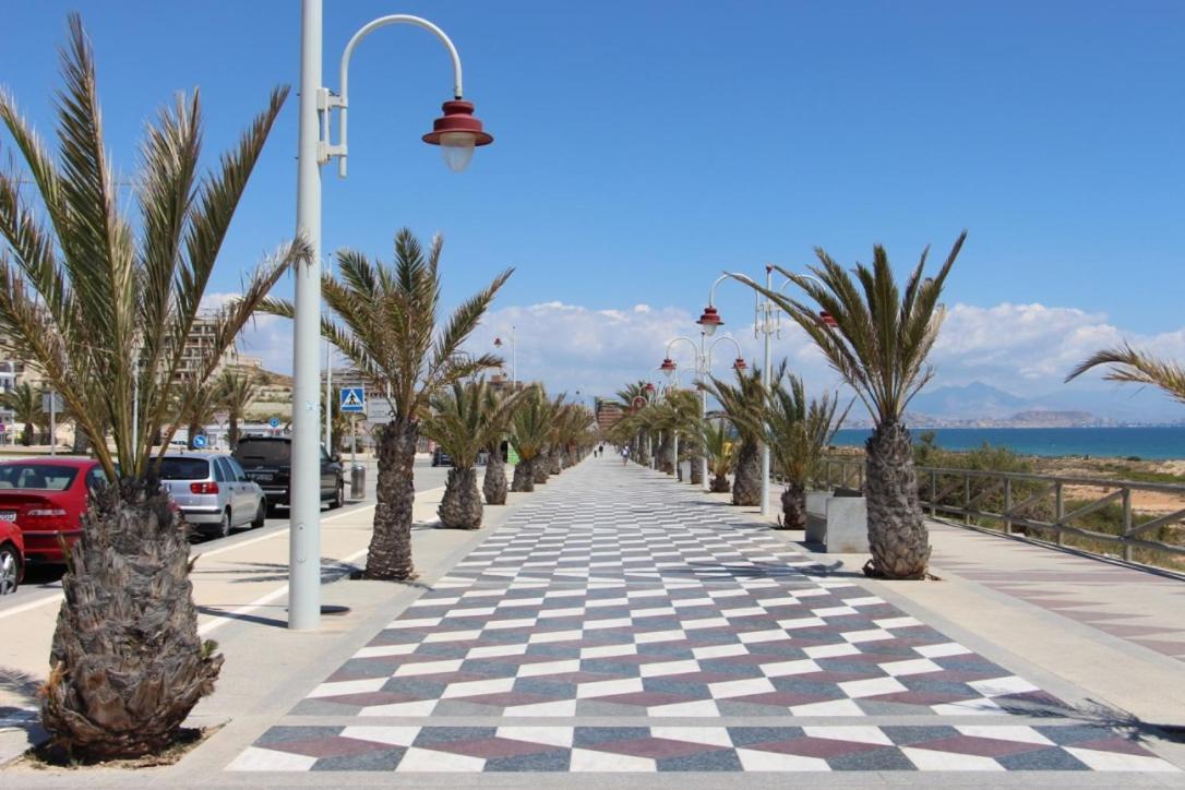 Bonita Casa En Urbanizacion Privada Muy Cerca Del Mar Y De Alicante グラン・アラカント エクステリア 写真